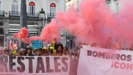 El Gobierno de Ayuso apoya a los bomberos forestales en huelga y carga contra la inacción del Gobierno de Sánchez
