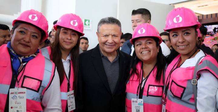 Cascos Rosas: mujeres transforman el sector hídrico en Hidalgo