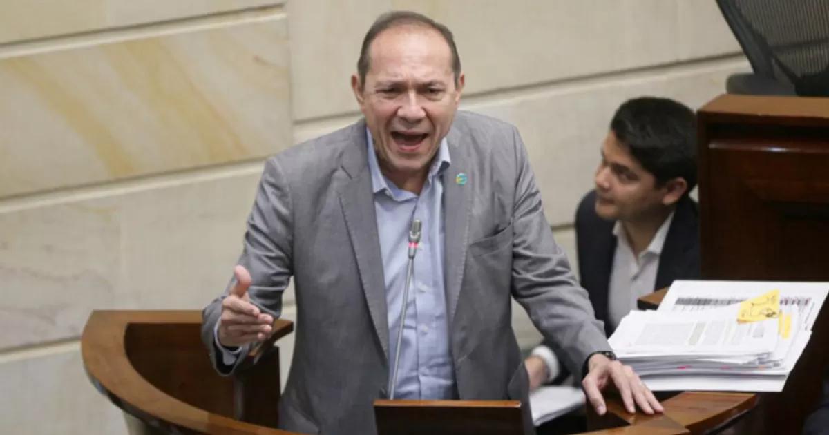 MinTrabajo reafirma su inocencia tras llamado a juicio de la Corte