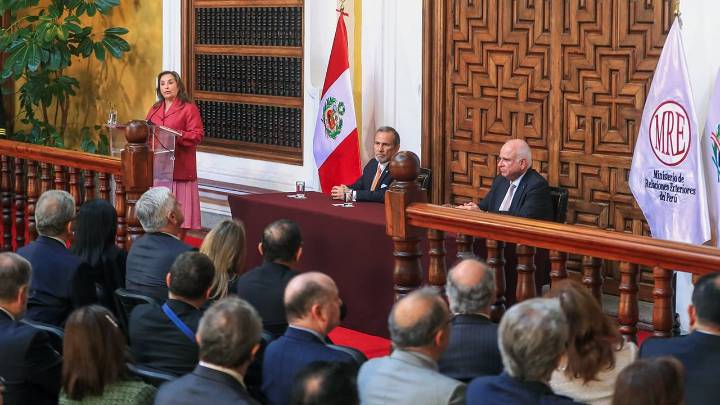 Casi medio millón de soles costará al país el viaje de Dina Boluarte a Asia