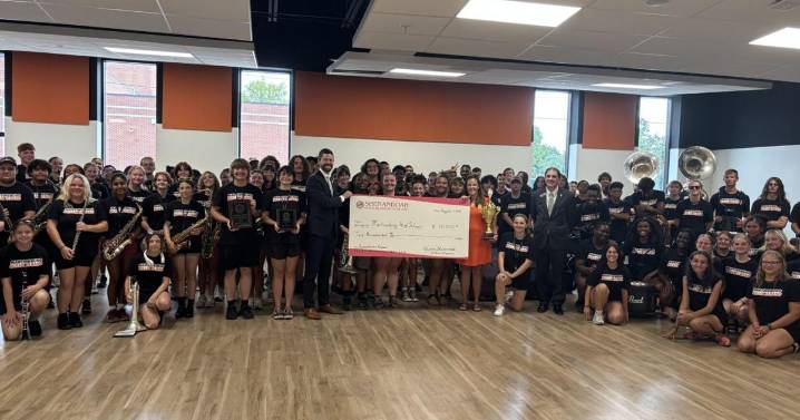 Bulldogs Band earns Shenandoah Apple Blossom Sweepstakes