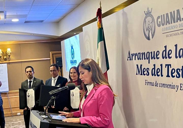 Entrega Gobernadora 3 Fiats más a notarios de Guanajuato