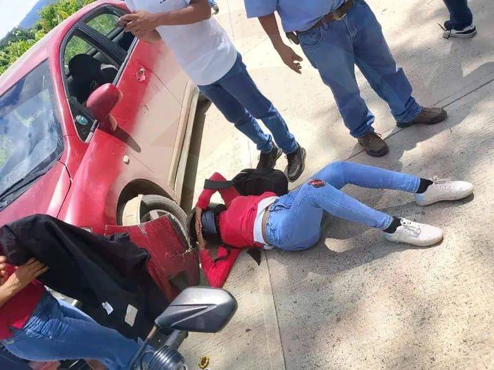 Estudiante de preparatoria lesionada en desigual choque