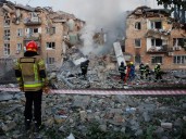 Edificios partidos al medio y dos niños muertos: el devastador ataque de drones y misiles rusos en Kiev