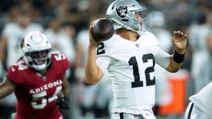 Raiders backup QB Aidan O'Connell breaks wrist, expected to be out 6
