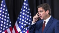 DeSantis anuncia la creación de un nuevo "Depósito de Deportación" en el norte de Florida