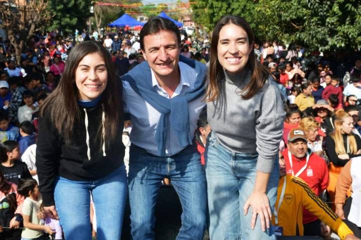 "Esta es la lista a favor de los valores de todos los tucumanos": Sánchez inició su campaña con un acto masivo en Villa Amalia