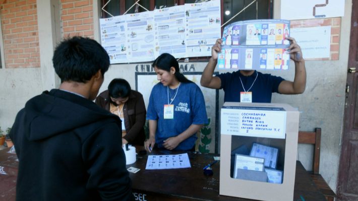 Inicia la jornada de elecciones en Bolivia para elegir a presidente y renovar el Congreso