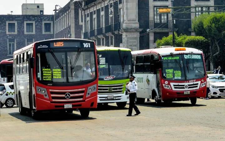Amenaza de paro de transportistas pone en jaque el regreso a clases