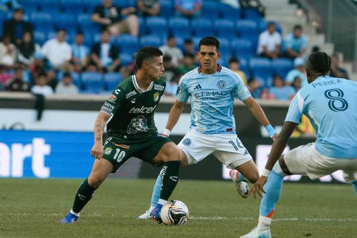 León sufre nueva derrota en Nueva York con penal fallado de James Rodríguez