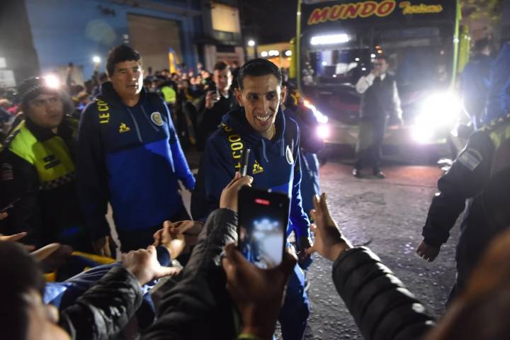 El “Fideo” Ángel Di María llegó a Tucumán y fue recibido por cientos de sus fans