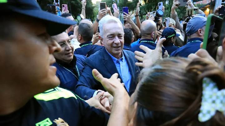 El efecto Álvaro Uribe: ¿qué impacto tendrá en la campaña tener al expresidente en las calles tras recuperar libertad por orden de Tribunal de Bogotá?
