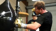 Canelo Álvarez se luce en entrenamiento previo a enfrentar a Terence Crawford