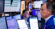 El S&P 500 cierra agosto con caídas, mientras el mercado espera señales de la Fed