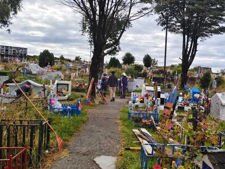 De terror: Rescatan a 3 personas desde el interior del cementerio de Puerto Montt