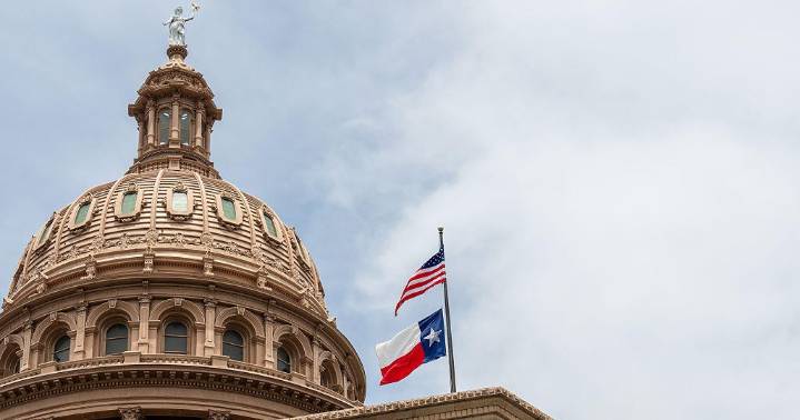 Texas Democrats who left state will face paycheck restrictions amid redistricting standoff, House Speaker says
