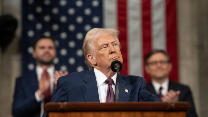 Trump alista orden ejecutiva para eliminar el voto por correo y máquinas electorales