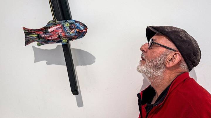 Xosé Rivada: medio siglo entre pintura y escultura, con la libertad creativa como norte