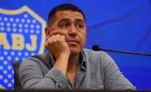 Fue DT de Boca, lo echaron y ahora quiere sacar a Riquelme