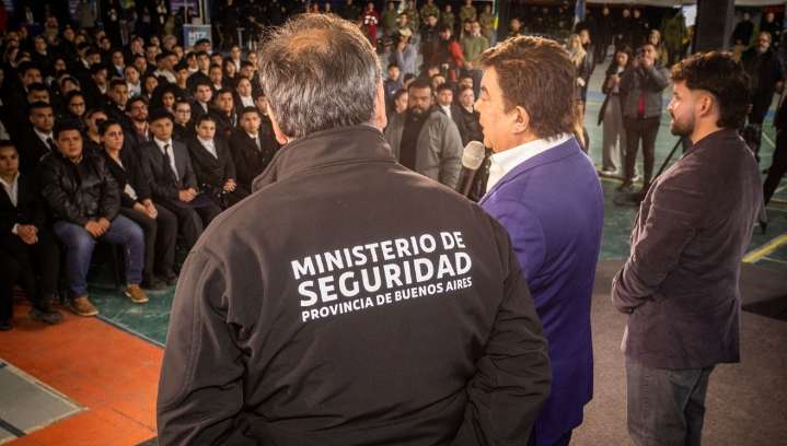 Seguridad: Alonso y Espinoza dieron la bienvenida a cientos de aspirantes a policía