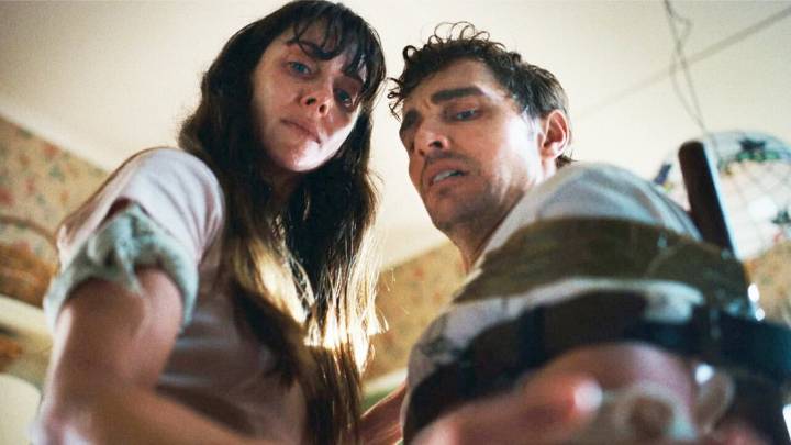 3 razones para ver ‘Together’, la retorcida película que está arrasando por su terror