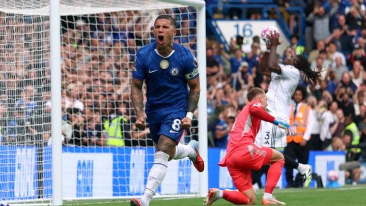 Pedro and Fernandez on target as Chelsea beat Fulham 2