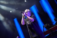 Iván Ferreiro celebra su cumpleaños sobre el escenario del Festival Sal de Música