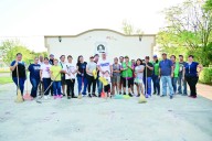 Padres y maestros embellecen planteles educativos en San Buenaventura