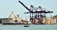 Burocracia y altos costos frenan la atracción de capital extranjero hacia el comercio colombiano