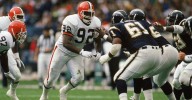 Clemson to honor former Browns DT