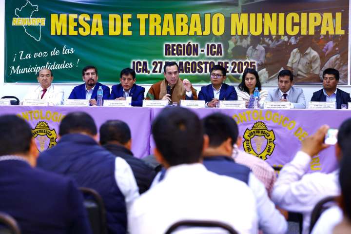 Jerí participó en mesa de trabajo con alcaldes de red de municipalidades urbanas y rurales