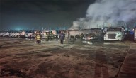 Controlan incendio de tractocamiones en Toluca