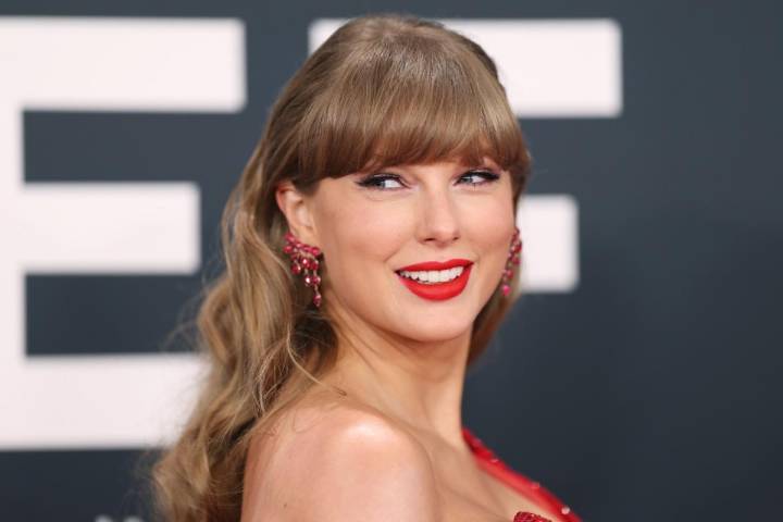 Taylor Swift Announces New Album 'The Life of a Showgirl'