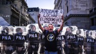 Jubilados y trabajadores del Garrahan se movilizan hacia el Congreso