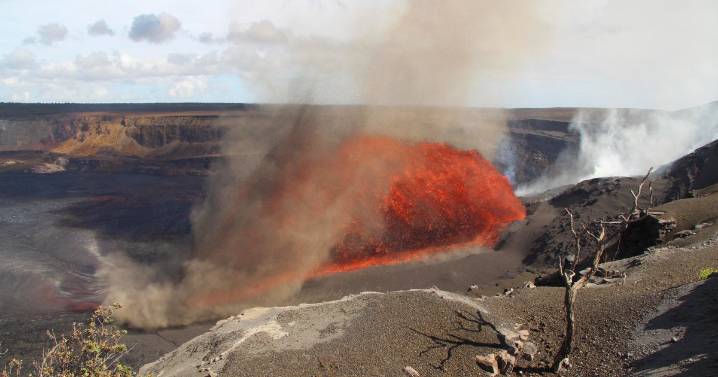 Hawaii's Kilauea volcano resumes eruptions, shooting lava 100 feet into the air