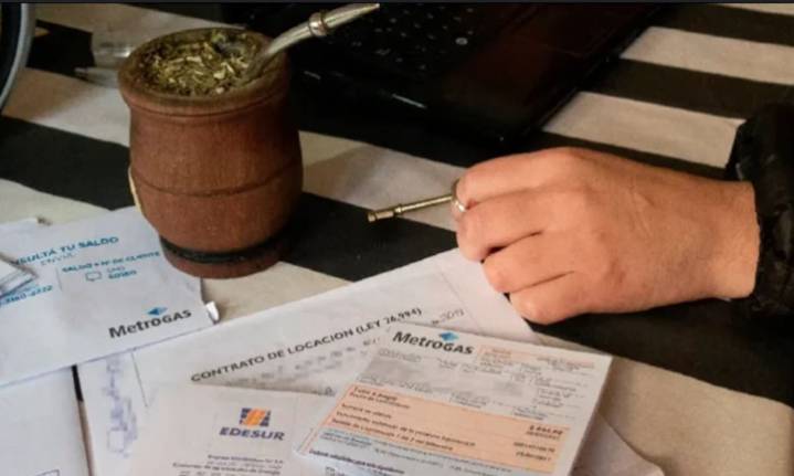 Prepagas, transporte y colegios. Uno por uno, todos los aumentos que llegan en septiembre 2025