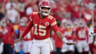 Mahomes leads sharp Chiefs offense before Bears rally for 29