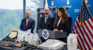 EE.UU. dice que "más de un millón" de migrantes se fueron por su cuenta