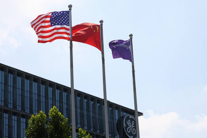 Las bolsas asiáticas responden optimistas a la extensión de la tregua entre EE.UU. y China