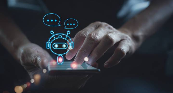 Chatbot invita a jubilado de 76 años a ‘visitarla’ en Nueva York; hombre cae en estacionamiento y muere