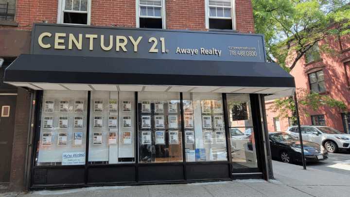 Awaye Realty hosts block party to celebrate a new boutique