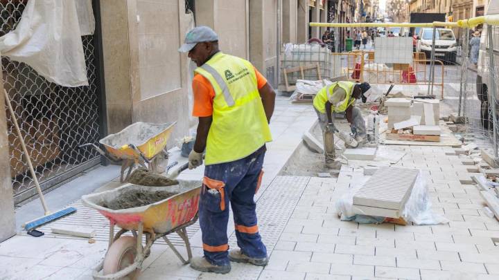 España bate un nuevo récord de población gracias a la inmigración: 49,3 millones de habitantes