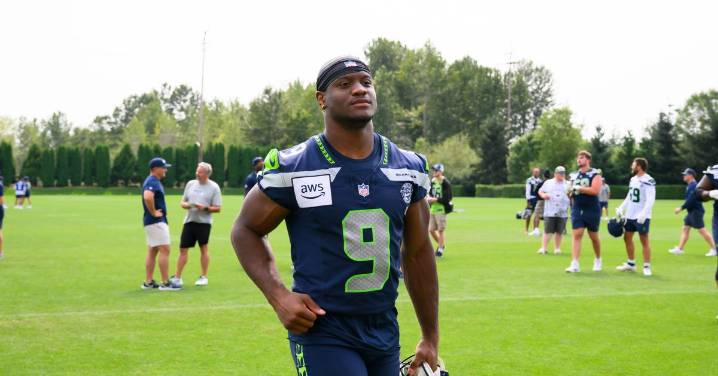 News and notes from Day 11 of Seahawks training camp: Kenneth Walker still out
