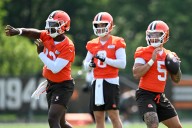Report: Browns, Raiders Pull Off QB Trade