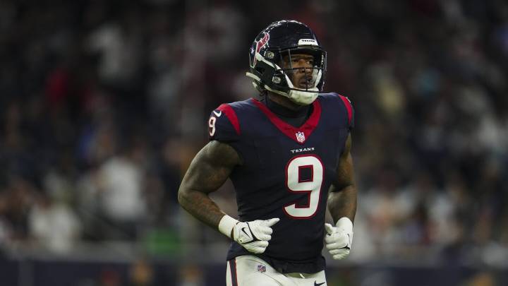 Brevin Jordan carted off at Texans practice