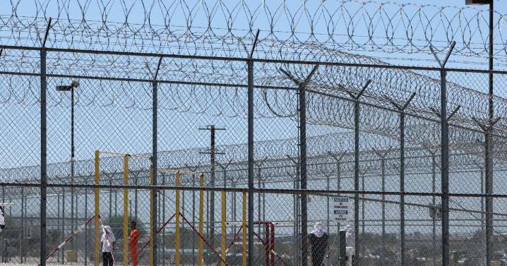 'It’s happening everywhere': 1 in 3 ICE detainees held in overcrowded facilities, data show