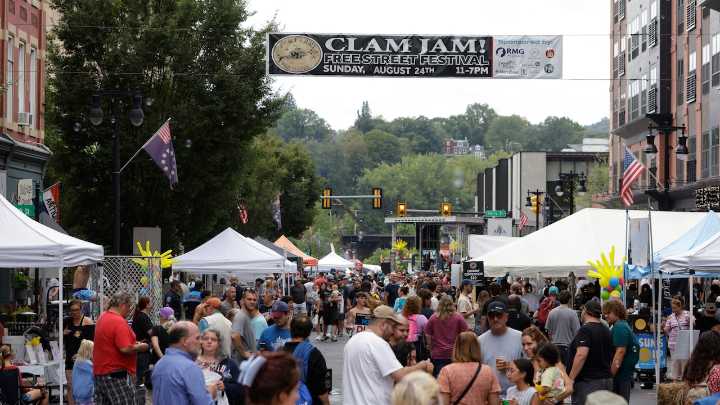 Seafood enthusiasts pack downtown Easton for 2025 Clam Jam festival (PHOTOS)