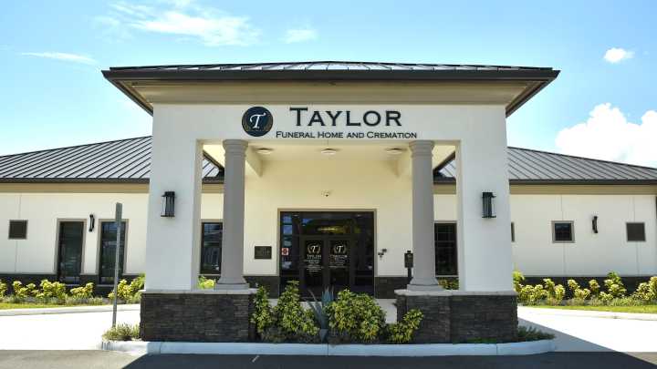 Jawaan Taylor's family schedules funeral business around home games
