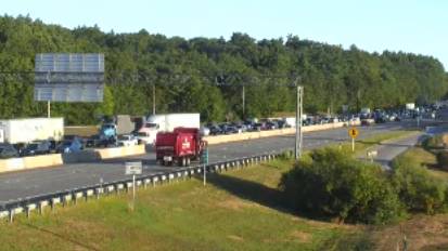 Crash causes backups on I-93 south in Hooksett