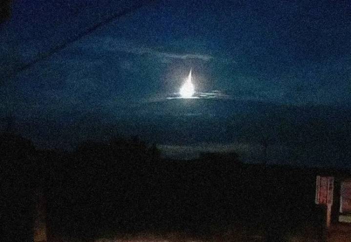 Japón: Captan en video una enorme bola de fuego que iluminó la noche